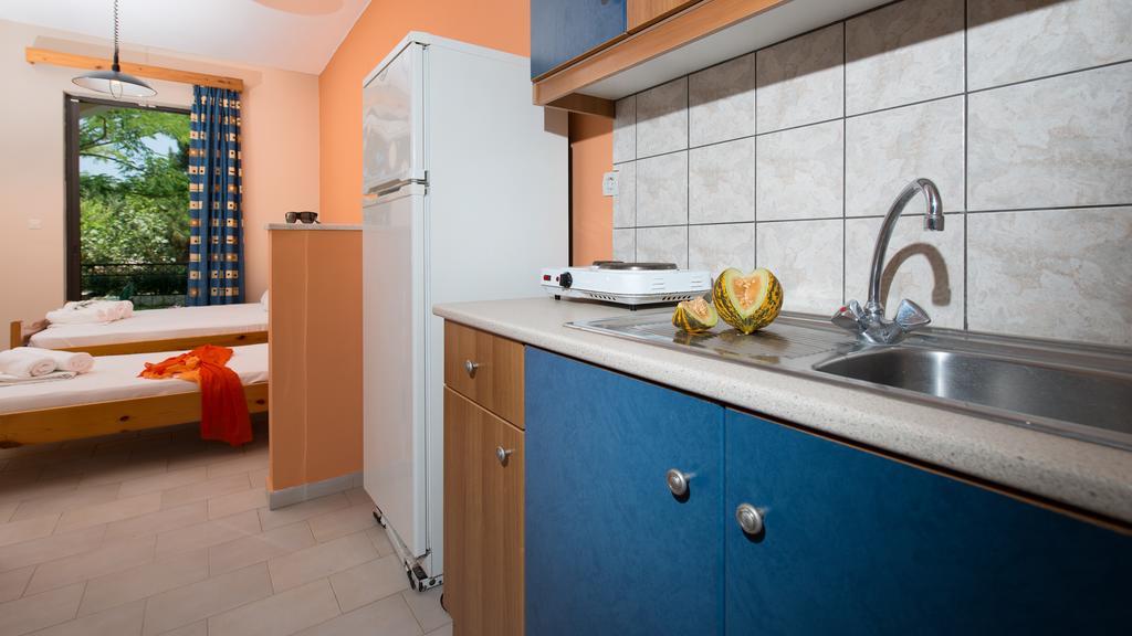 Helen & Theo Studios Лаганас Номер фото